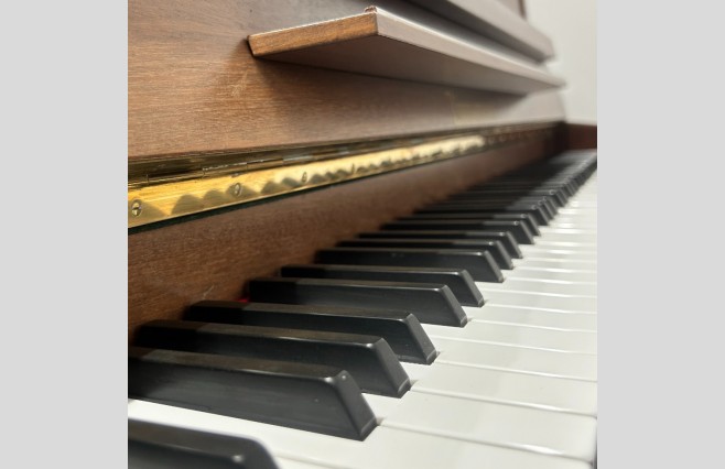 Zimmerman Satin Mahogany 110 Upright Piano, Used - All Inclusive Premium Package (SN:415562) - Image 8